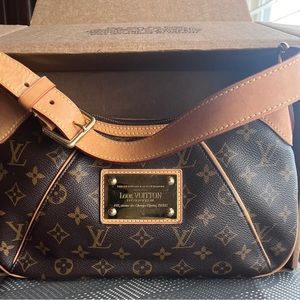 Louis Vuitton Monogram Thames PM